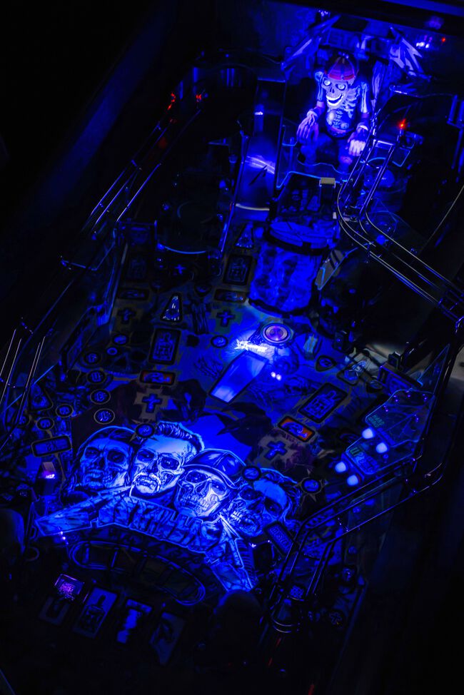 Stern Pinball x Metallica Remastered - 2024 Premium Model, 